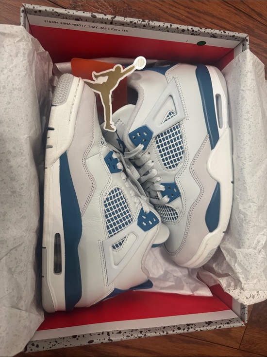 Jordan Other - Air Jordan 4 White and Blue Retro Basketball Sneakers